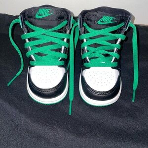 Nike Kids' Black and Green Sneakers